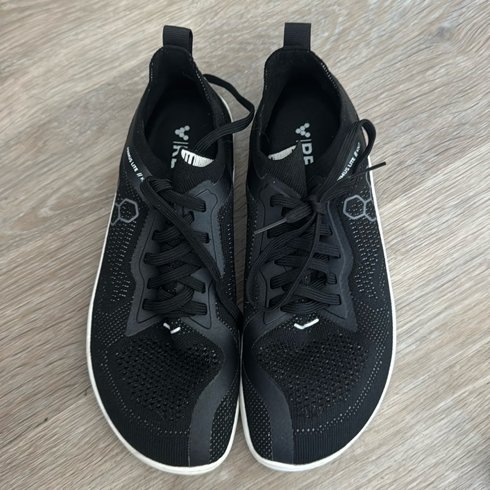 Vivo barefoot shoe